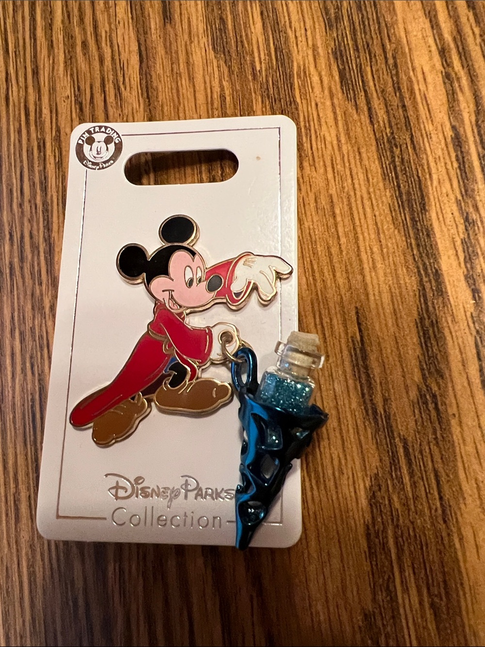 Disney Fantasia Sorcerer Mickey Mouse Pin w/Vial of Magic Dust Dangle